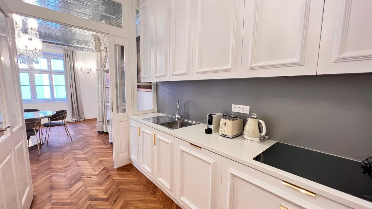 Ab Ljubljana - Breg Apartments Eksteriør billede